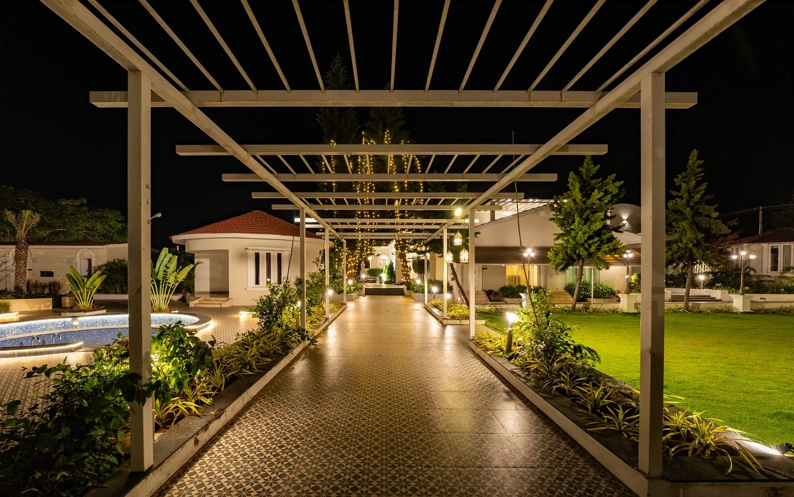 Resort near Isha Yoga Center Coimbatore for Mahashivratri stay with serene nature view